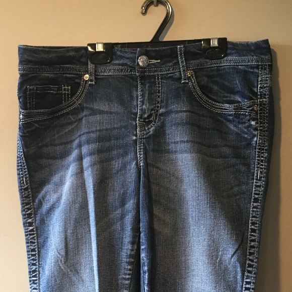 Seven7 Jean Capris - Picture 6 of 16
